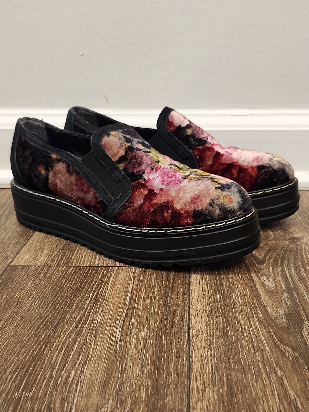 Summit By White Mountain Black Floral Velvet Platform Loafers Women Size 6.5 37